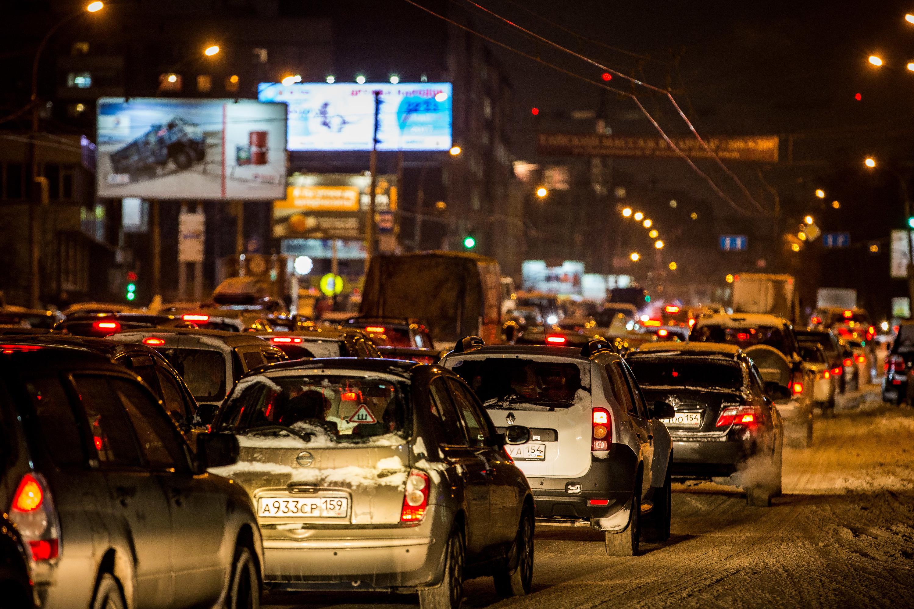 Автомобильная пробка. Дорожная пробка. Пробки в Берлине. Коллапс на дороге.