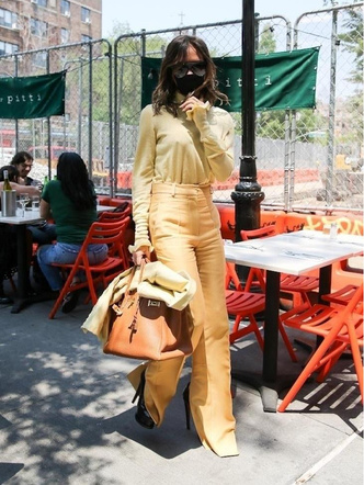 Стоят миллиарды: как выглядит самая большая коллекция сумок Hermès Birkin Виктории Бекхэм — их больше ста