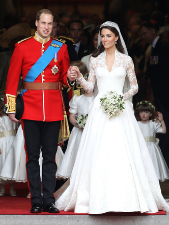 Не вошли в историю: самые непопулярные свадебные платья королевских особ