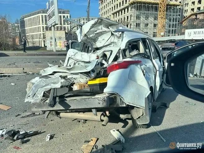 После массового ДТП на Ушаковской набережной суд отправил под стражу водителя BMW | Источник: «Фонтанка.ру»
