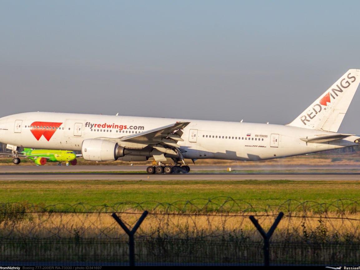 Почти 30-летний Boeing 777 совершил аварийную посадку в Домодедово