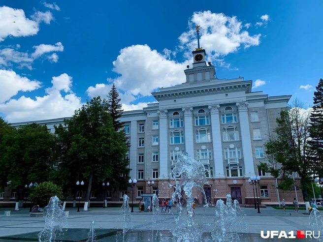 В центре Уфы тоже фонтаны | Источник: Андрей Бирюков / UFA1.RU