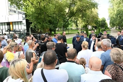 Минниханов: рабочие завтракали, девочка спала
