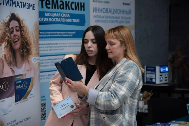 Акцент сделан на актуальных проблемах современной офтальмологии, связанных с ростом нагрузки на зрение и повышением требований к точности коррекции | Источник: ООО&nbsp;«ОПТИКОР»