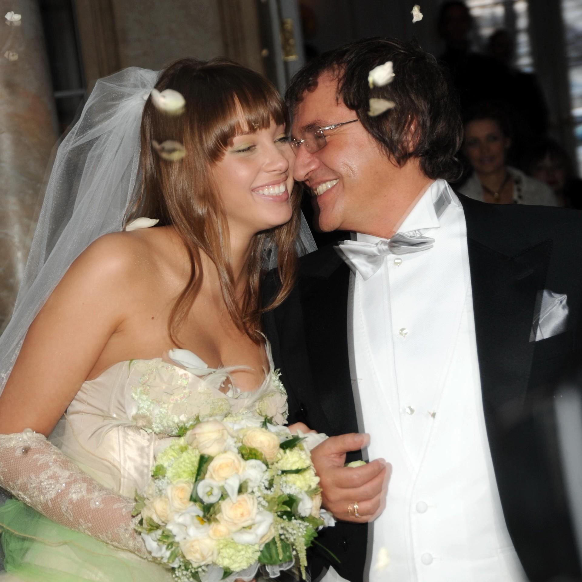 Он оценил дом, где жило счастье, в 570 млн: Дибров продает семейное гнездо на Рублевке после развода