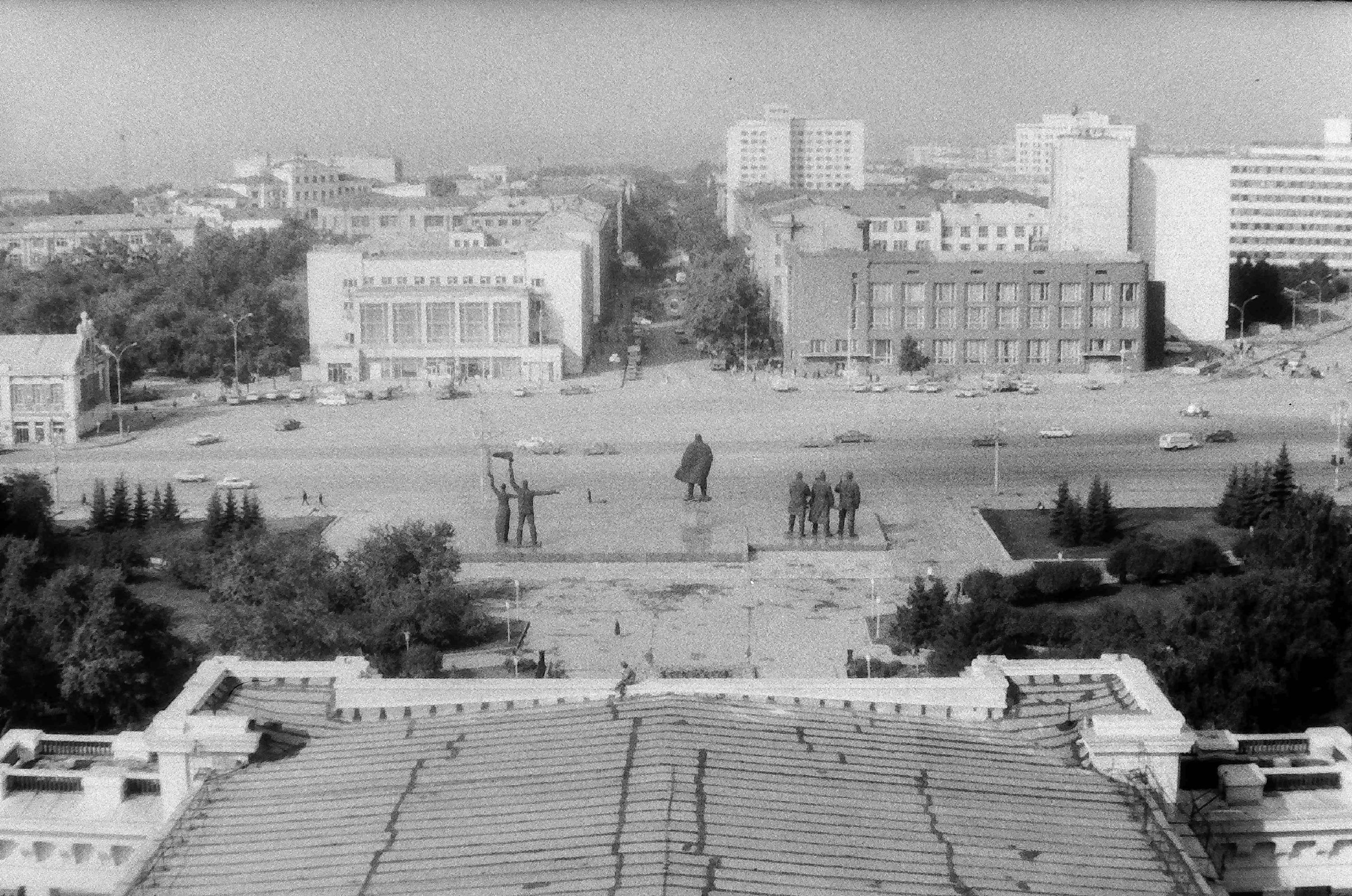 Сибиряк раскрасил черно-белые фотографии старинного Новосибирска, 29  декабря 2022 года - 3 января 2023 - НГС.ру