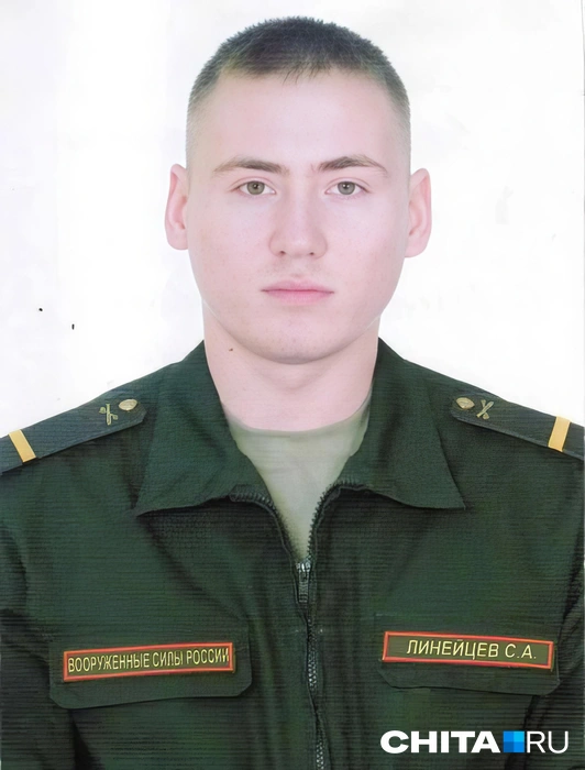 Сергея наградили за выполнение боевой задачи | Источник: пресс-служба ВВО