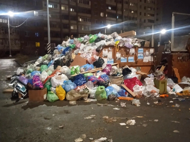 Этот снимок жители сделали вечером 30 ноября. | Источник: читатель E1.RU