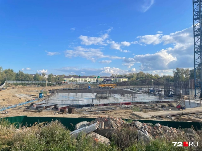 Работы начались в этом году. Рядом будет фестивальная площадь и набережная | Источник: Радик Енчу / 72.RU