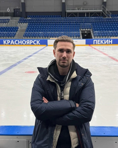 «Ситуация получилась странная: ISU допустил тренеров в тех видах, где спортсмены были не допущены. В нашем случае спортсмена допустили, а тренерскую заявку&nbsp;— нет. Для нас это было особенно болезненно, ведь мы готовились как единая команда»,&nbsp;— отмечал Даниил