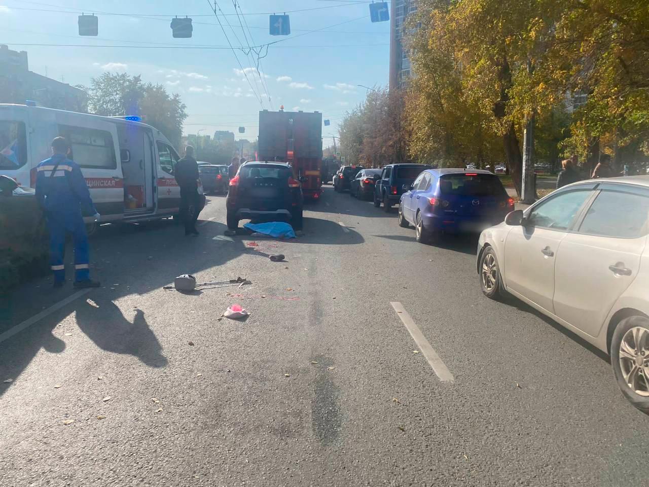 Женщину насмерть сбили две машины на Воровского возле горбольницы № 1 в  Челябинске - 5 октября 2023 - 74.ру