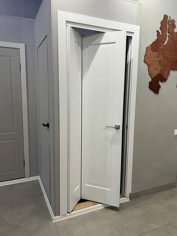 Складные двери&nbsp;— отличное решение для небольших пространств | Источник: салон дверей Lovely house