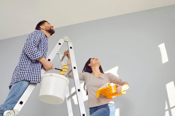 Как покрасить потолок: полезные советы | Источник: Shutterstock/Fotodom.ru