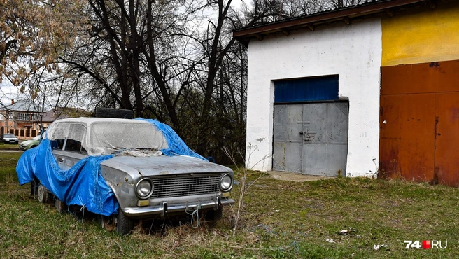 Маленькие города&nbsp;— это «консервы» для старинных и стареющих автомобилей. Это настоящая «копейка» с клыками на бампере | Источник: Артем Краснов