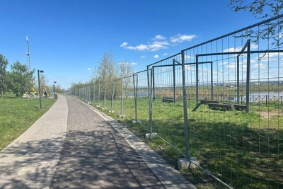 В Красноярске закрыли опасную набережную в Зелёной роще