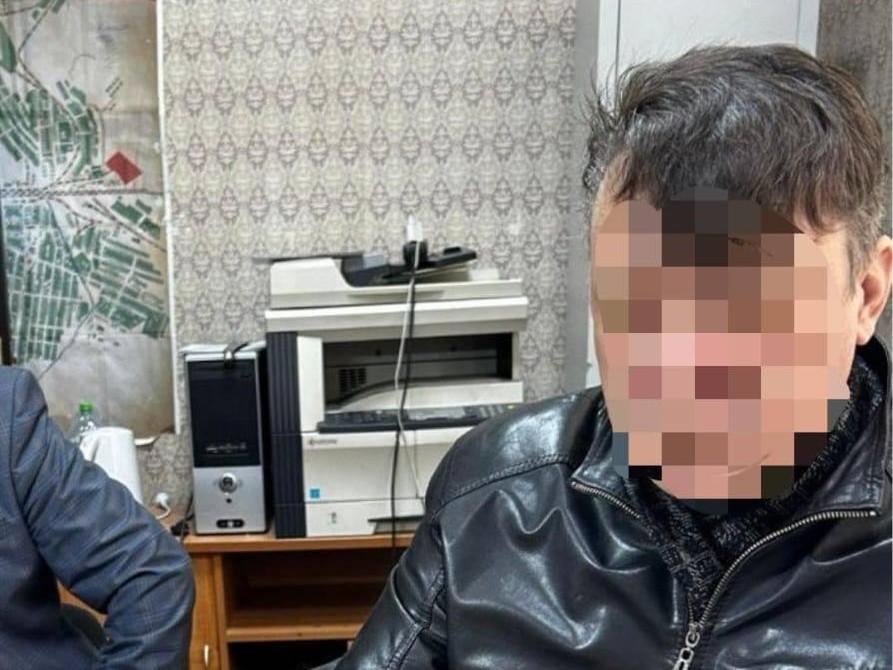 Директора МУПа в Архангельской области обвиняют в коррупции: он в семь раз увеличил себе зарплату