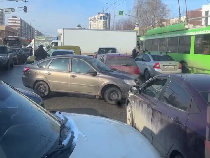 «Точный час устранения обозначить сложно»: мэрия — о блэкауте в центре Казани