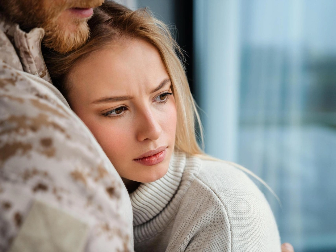 Самая опасная манипуляция в отношениях — именно она становится главной причиной большинства разрывов | marieclaire.ru