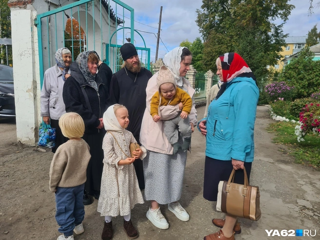 В церкви должны быть не только пожилые люди, уверен священник | Источник: Светлана Коновалова / YA62.RU