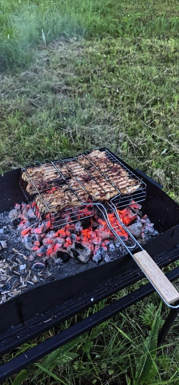 На территории оборудованы мангальные зоны для приготовления вкусного и ароматного шашлыка | Источник: Наталья Бессонова