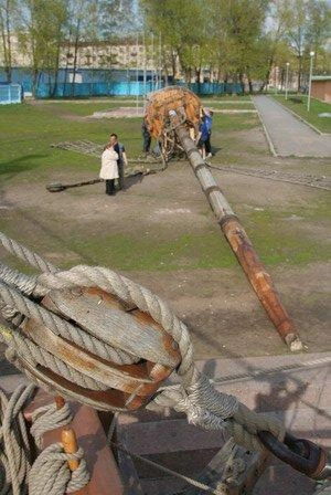 Демонтаж фок-мачты в 2007 году | Источник: Фрегат «Штандарт» / ВКонтакте