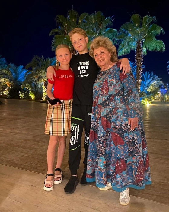 Каждое утро Рубальская начинает с «приветов» племянникам, а в обед встречает их со школы. Они — самые родные люди для нее | Источник: соцсети