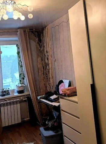 Угол в квартире почернел | Источник: жители дома