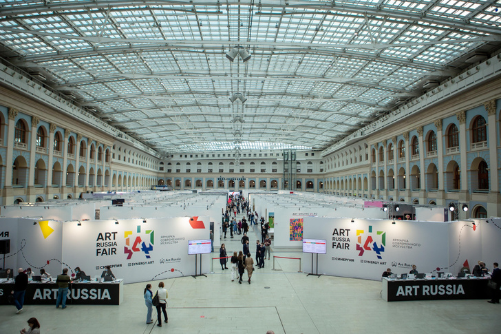 В Гостином дворе пройдет ярмарка современного искусства Art Russia 2022