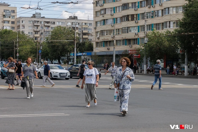 Пока кто-то шел по прямому пешеходному переходу… | Источник: Алексей Волхонский / V1.RU