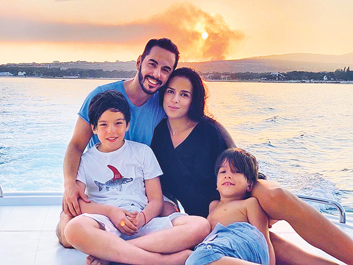 Родригес с женой и детьми фото