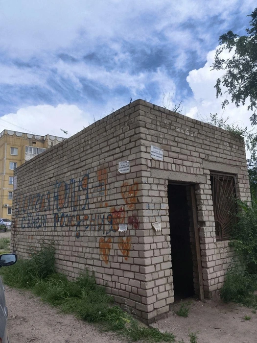Будка осталась без дверей | Источник: очевидец