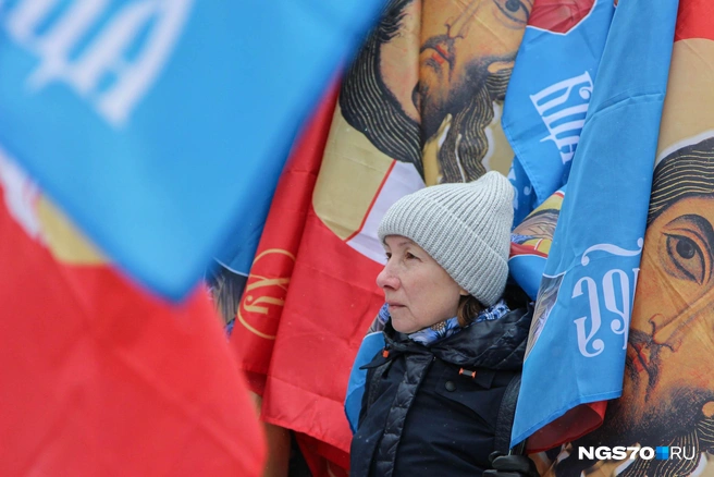 На фото участница шествия Светлана Шаповалова  | Источник: Варвара Фролова / NGS70.RU