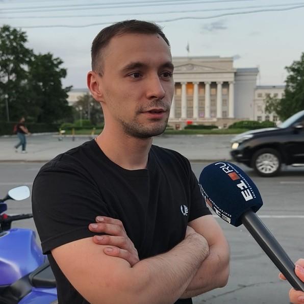 <p>мотоциклист</p>