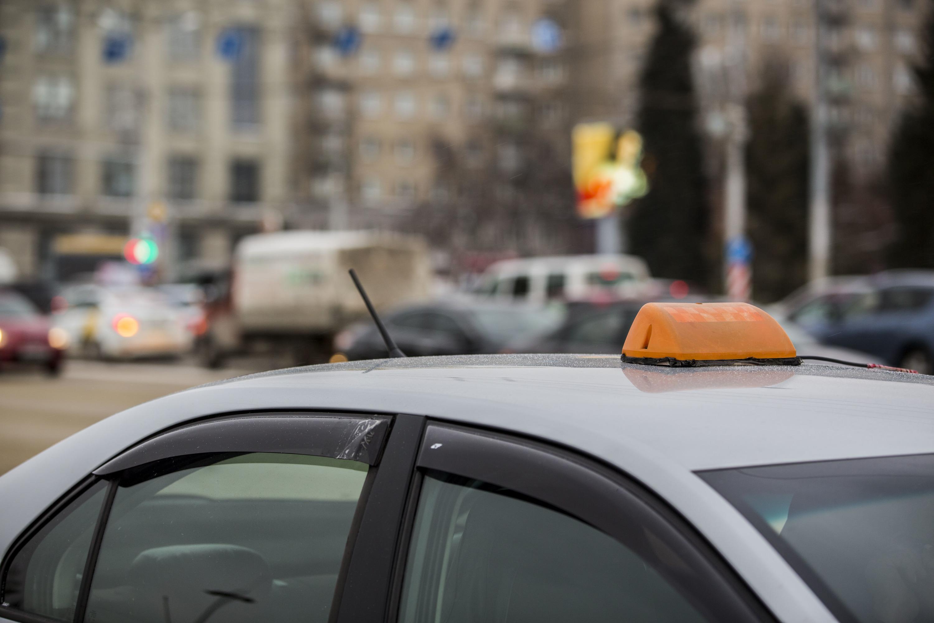 Цена на такси в Новосибирске в новогоднюю ночь и январские праздники  декабрь-январь 2021–2022 года - 29 декабря 2021 - НГС.ру