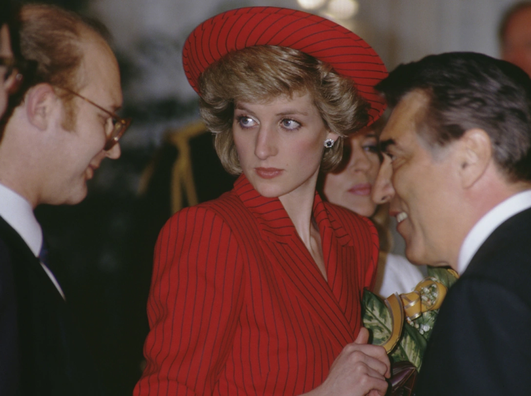 Изнанка короны: 9 печальных цитат принцессы Дианы о реалиях королевской жизни | marieclaire.ru