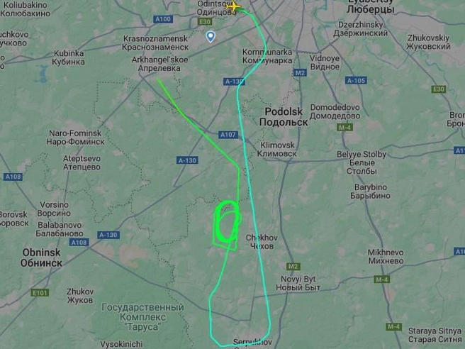 Superjet сделал несколько кругов и вернулся во Внуково | Источник: Flightradar24