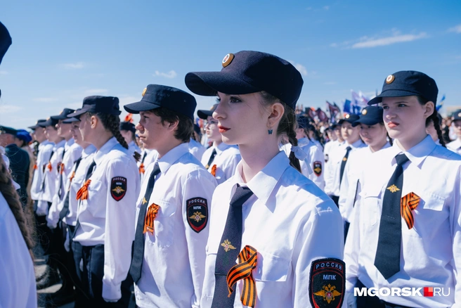 Перед вами будущие сотрудники полиции | Источник: Даниил Пономаренко / MGORSK.RU