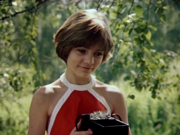 Тот, кто в советском детстве смотрел «Гостью из будущего» сто раз, не пройдет: 10 простых вопросов про Алису Селезнёву