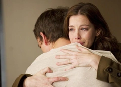 Синдром разбитого сердца: почему нам бывает физически больно после расставания, и как с этим справиться