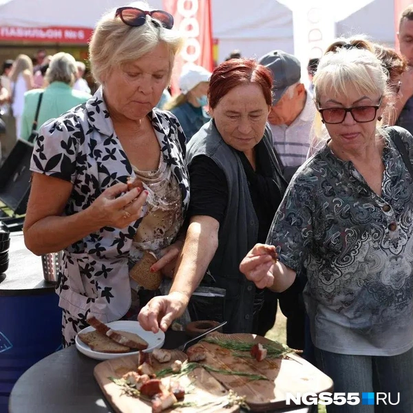 Дегустировали не только сыры, но и мясо | Источник: Евгений Софийчук / NGS55.RU
