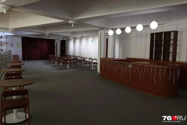 Новая мебель появилась и в буфете. Правда, пока что он не работает