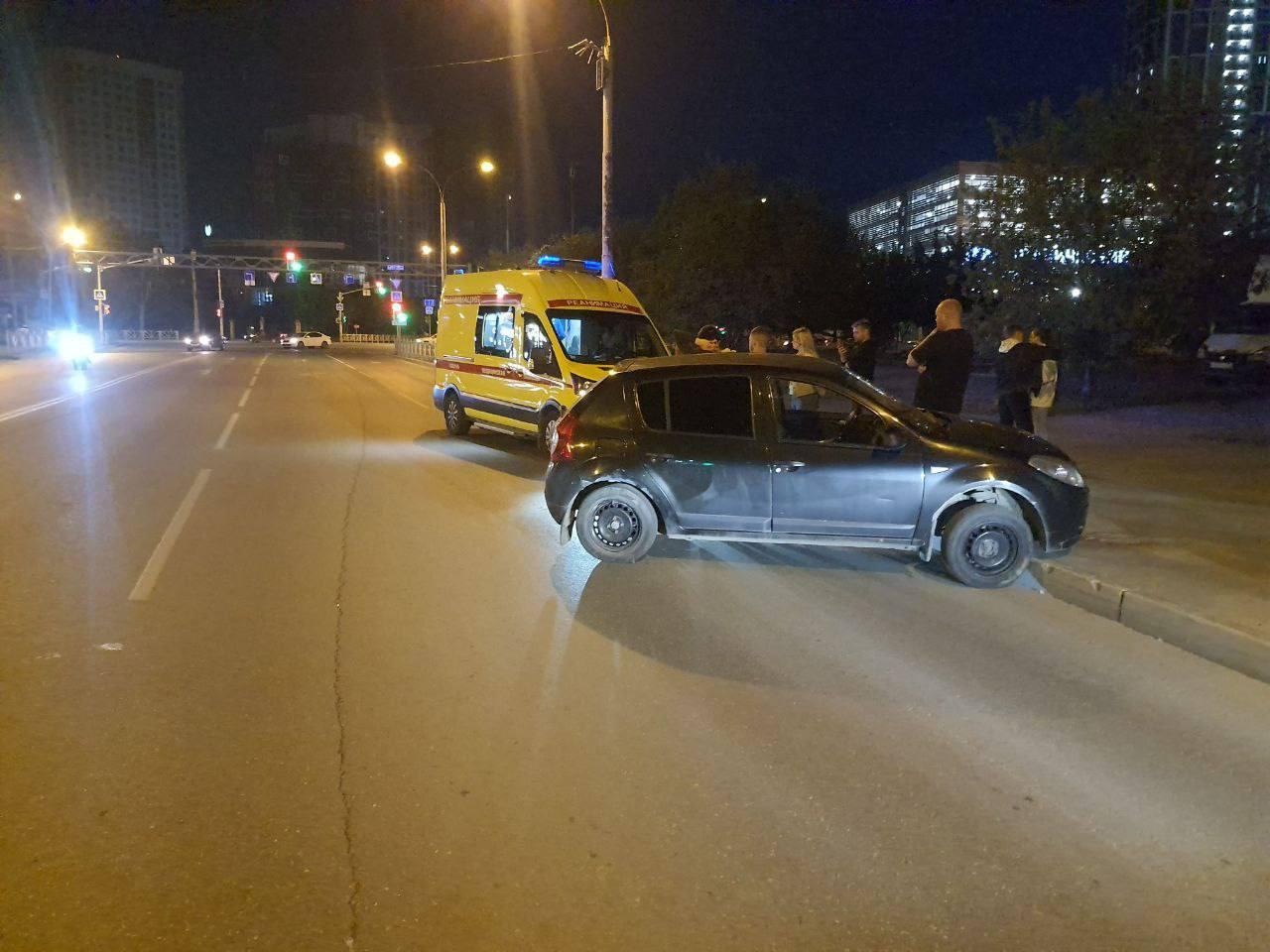 В Екатеринбурге водитель легковушки попал в ДТП, мужчина скончался в  больнице - 17 июня 2023 - Е1.ру