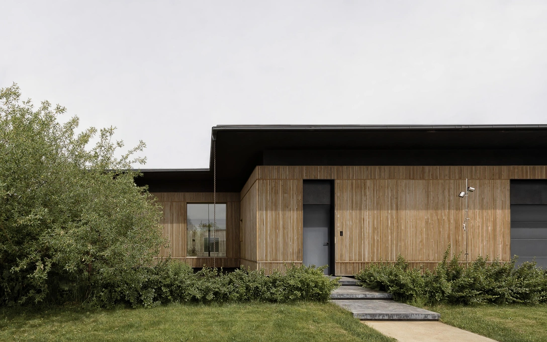 Мономатериальность и созерцание: вилла в Московской области с живописным видом | Источник: Анастасия Самойлова