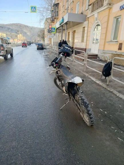 Полиция Златоуста задержала несовершеннолетнего водителя мотоцикла без прав | Источник: 74.xn--b1aew.xn--p1ai