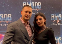 Бикович представил невесту, Ургант вернулся из изгнания, Пересильд пришла с бойфрендом. Премьера «Вызова»