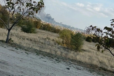 В Волгограде горела мусорная площадка на 2000 кв. м
