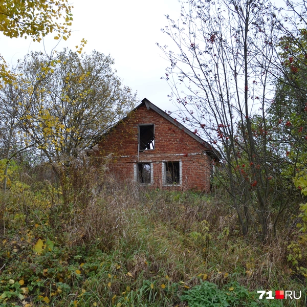 После смерти стариков их дома остаются никому не нужными | Источник: Максим Улитов / 71.RU