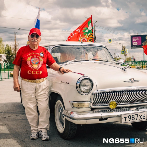 «Можно фотографироваться», — разрешают хозяева и сами встают в кадр | Источник: Кирилл Башинский / NGS55.RU