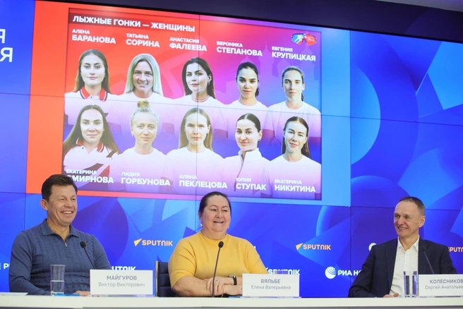 Соревнование пройдет в новом командном формате, где лыжники и биатлонисты сами выбирают партнеров по команде | Источник: Виталий Белоусов/Россия Сегодня