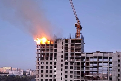 В Тюмени горела новостройка в районе ДОКа